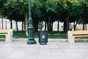 Καινούργια καλάθια απορριμμάτων στους δρόμους της Αθήνας