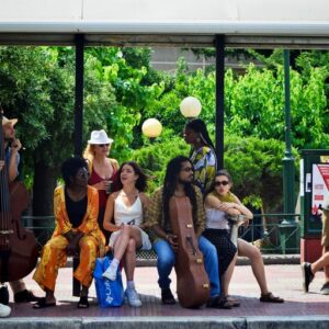 «Όλη η Αθήνα μία Σκηνή» | Θεατρική παράσταση «Τίνος είσαι εσύ;»