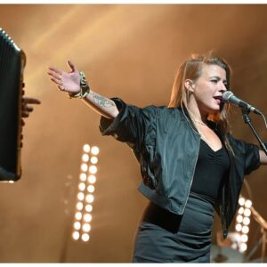 «Όλη η Αθήνα μία Σκηνή» | Συναυλία Ιουλία Καραπατάκη