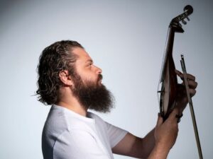 «Όλη η Αθήνα μία Σκήνή» | Συναυλία με τον Γιώργο Νικηφόρου Ζερβάκη «Και του καιρού και πάντα»