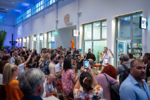 Δήμος Αθηναίων: Νέα εποχή για τη Δημοτική Αγορά Κυψέλης που έλαμψε ξανά – Η Αθήνα γιόρτασε, παρουσία πλήθους κόσμου, την επαναλειτουργία της εμβληματικής αγοράς