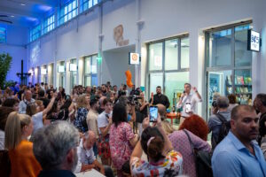 Δήμος Αθηναίων: Νέα εποχή για τη Δημοτική Αγορά Κυψέλης που έλαμψε ξανά – Η Αθήνα γιόρτασε, παρουσία πλήθους κόσμου, την επαναλειτουργία της εμβληματικής αγοράς