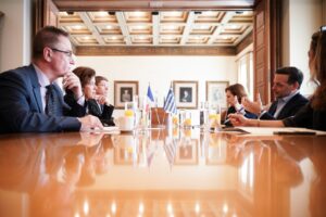 Κάλαντα και ευχές για τα Χριστούγεννα στο Δημαρχείο Αθηνών