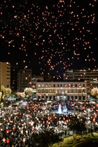 Δήμος Αθηναίων: Παραμονή Χριστουγέννων σαν παραμύθι στην Πλατεία Κοτζιά με τη «Νύχτα των Ευχών»