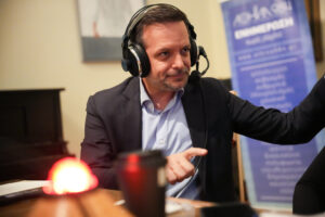 Δήμος Αθηναίων: Με έναν πρωτότυπο τρόπο παρουσιάστηκε το ανανεωμένο πρόγραμμα του Αθήνα 984