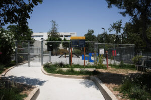 Άνοιξε τις πόρτες του το νέο πάρκο σκύλων στο Σεράφειο του Δήμου Αθηναίων