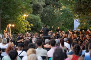 Η Αθήνα γιορτάζει με μουσική & γιόγκα