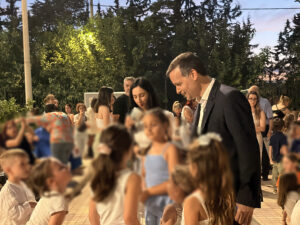 Δήμος Αθηναίων: Μαζί με μαθητές και εκπαιδευτικούς μεταμορφώνουμε τις σχολικές αυλές της Αθήνας